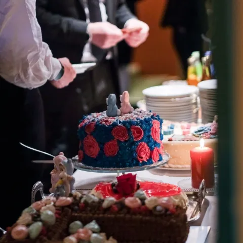 Et nærbilde av et stearinlys